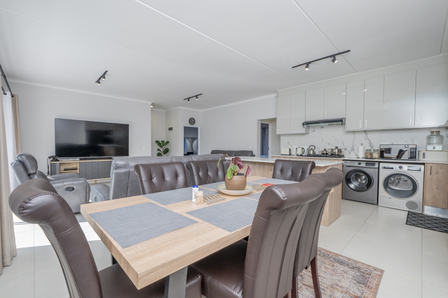 3 Bedroom Property for Sale in Sandown Western Cape